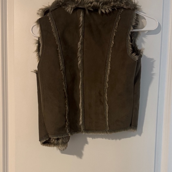 Mudd Brown Faux Fur Vest - Picture 3 of 3